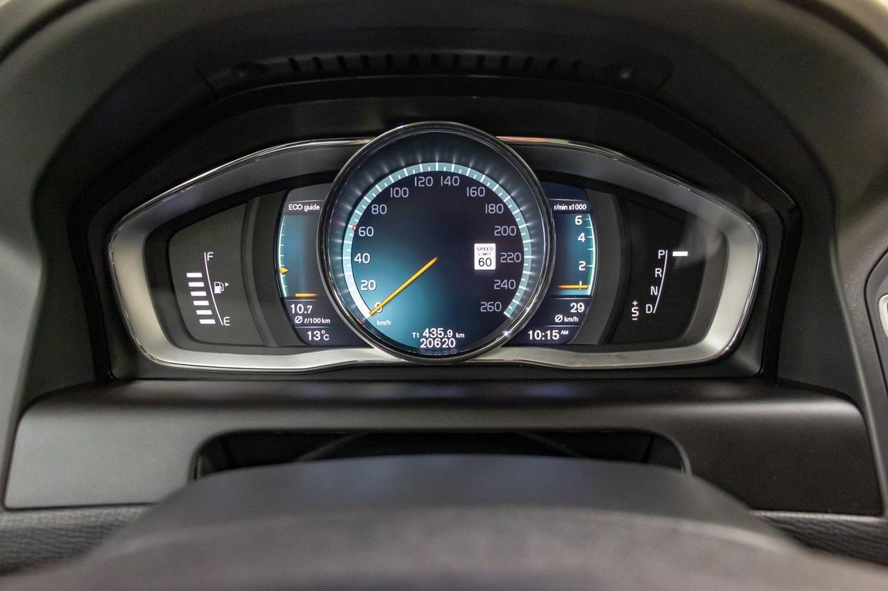 2017 Volvo XC60 AWD T6 Premier Leather Roof Nav Red Deer AB