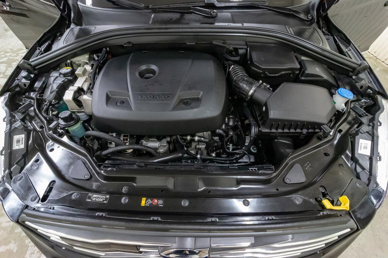 2017 Volvo XC60 AWD T6 Premier Leather Roof Nav Red Deer AB