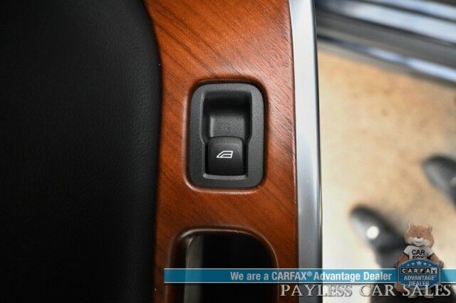 2017 Volvo XC60 Inscription / AWD / Power & Heated Leather Seats / Panoramic Sunroof / Navigation / Blind Spot Alert / Bluetooth / Backup Camera / Cruise Control / Keyless Entry & Start / 31 MPG / Only 73K Miles Anchorage AK