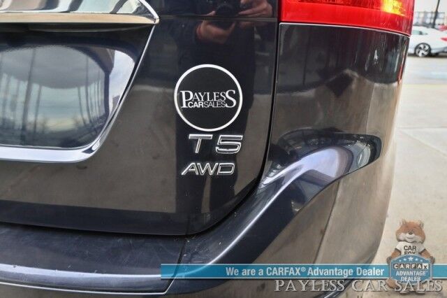 2017 Volvo XC60 Inscription / AWD / Power & Heated Leather Seats / Panoramic Sunroof / Navigation / Blind Spot Alert / Bluetooth / Backup Camera / Cruise Control / Keyless Entry & Start / 31 MPG / Only 73K Miles Anchorage AK