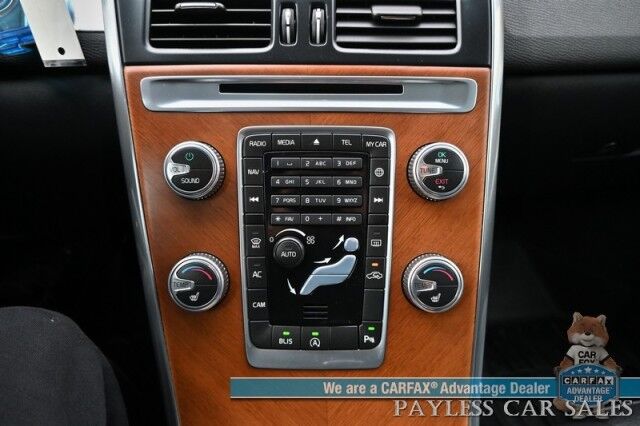 2017 Volvo XC60 Inscription / AWD / Power & Heated Leather Seats / Panoramic Sunroof / Navigation / Blind Spot Alert / Bluetooth / Backup Camera / Cruise Control / Keyless Entry & Start / 31 MPG / Only 73K Miles Anchorage AK