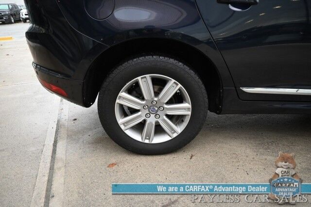 2017 Volvo XC60 Inscription / AWD / Power & Heated Leather Seats / Panoramic Sunroof / Navigation / Blind Spot Alert / Bluetooth / Backup Camera / Cruise Control / Keyless Entry & Start / 31 MPG / Only 73K Miles Anchorage AK