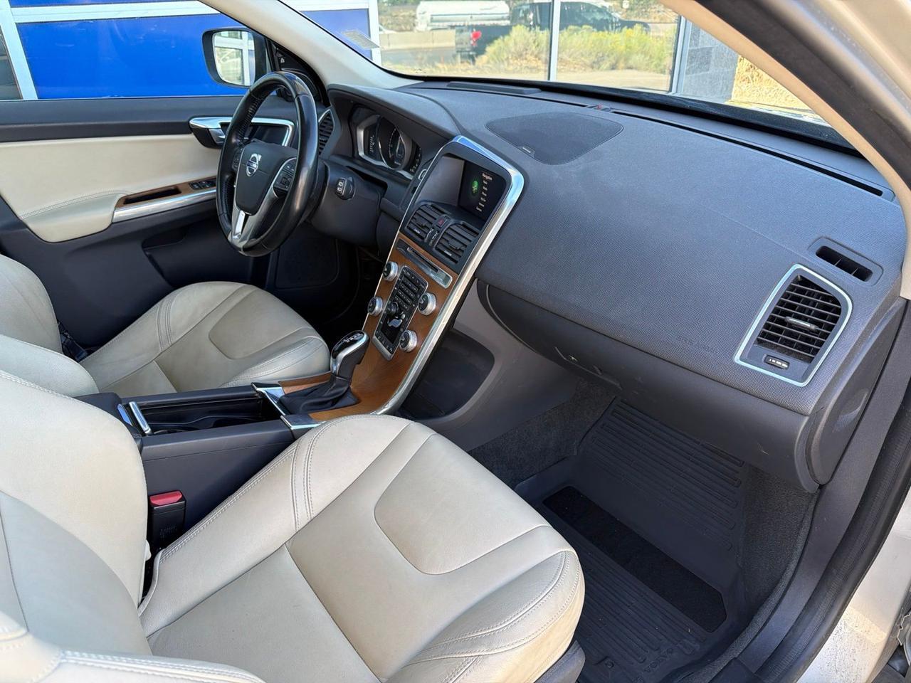 2017 Volvo XC60 T5 Inscription Bend OR
