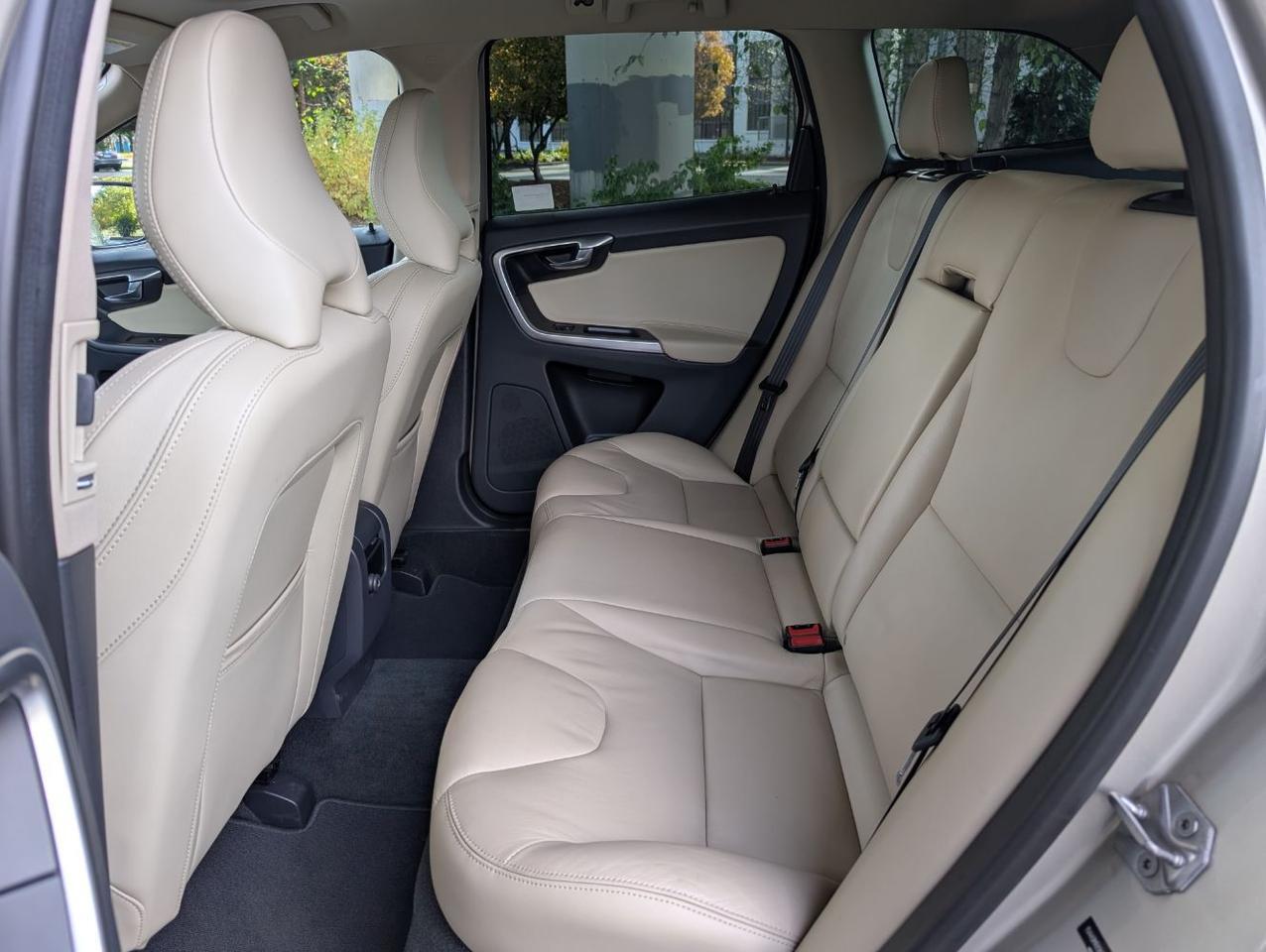 2017 Volvo XC60 T6 AWD Dynamic Preferred w/High Performance Audio, Heated Leather, Active Xenon & Moon Roof Portland OR