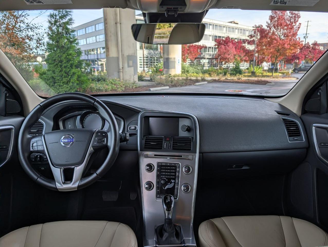 2017 Volvo XC60 T6 AWD Dynamic Preferred w/High Performance Audio, Heated Leather, Active Xenon & Moon Roof Portland OR