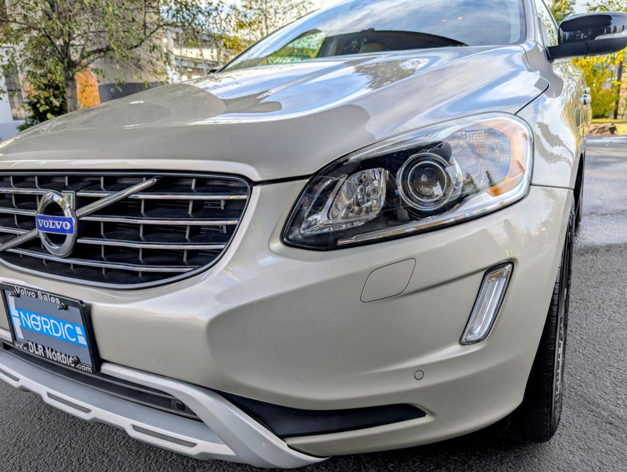 2017 Volvo XC60 T6 AWD Dynamic Preferred w/High Performance Audio, Heated Leather, Active Xenon & Moon Roof Portland OR