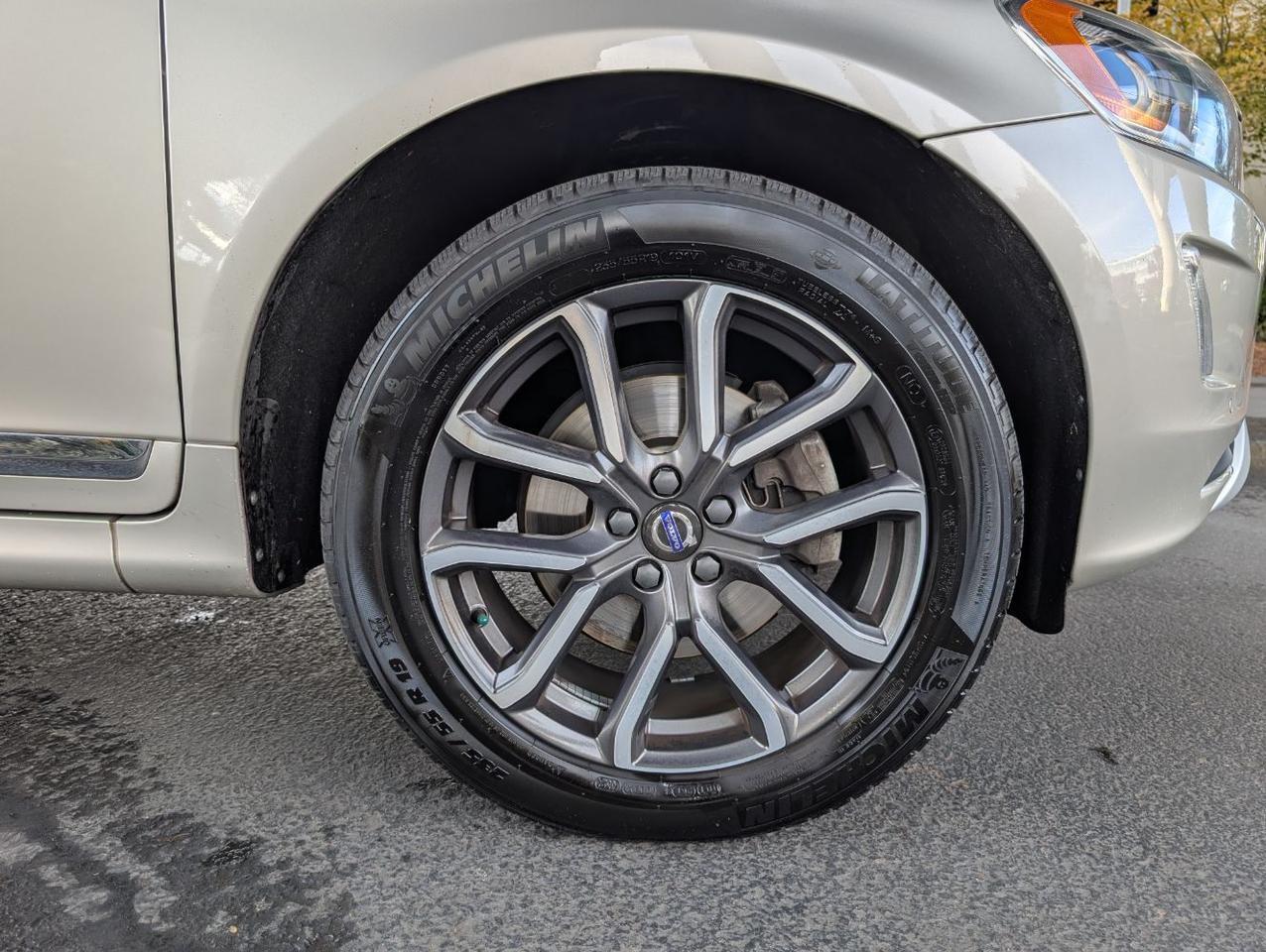 2017 Volvo XC60 T6 AWD Dynamic Preferred w/High Performance Audio, Heated Leather, Active Xenon & Moon Roof Portland OR