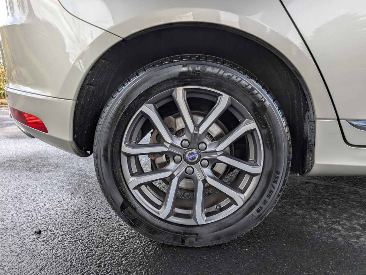 2017 Volvo XC60 T6 AWD Dynamic Preferred w/High Performance Audio, Heated Leather, Active Xenon & Moon Roof Portland OR