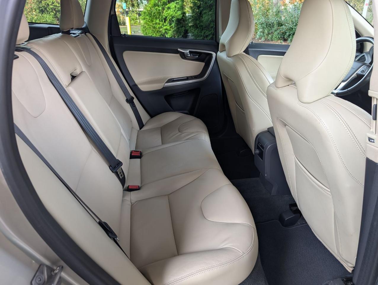 2017 Volvo XC60 T6 AWD Dynamic Preferred w/High Performance Audio, Heated Seats * Portland OR