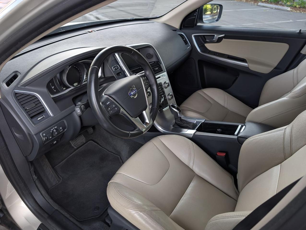 2017 Volvo XC60 T6 AWD Dynamic Preferred w/High Performance Audio, Heated Seats * Portland OR