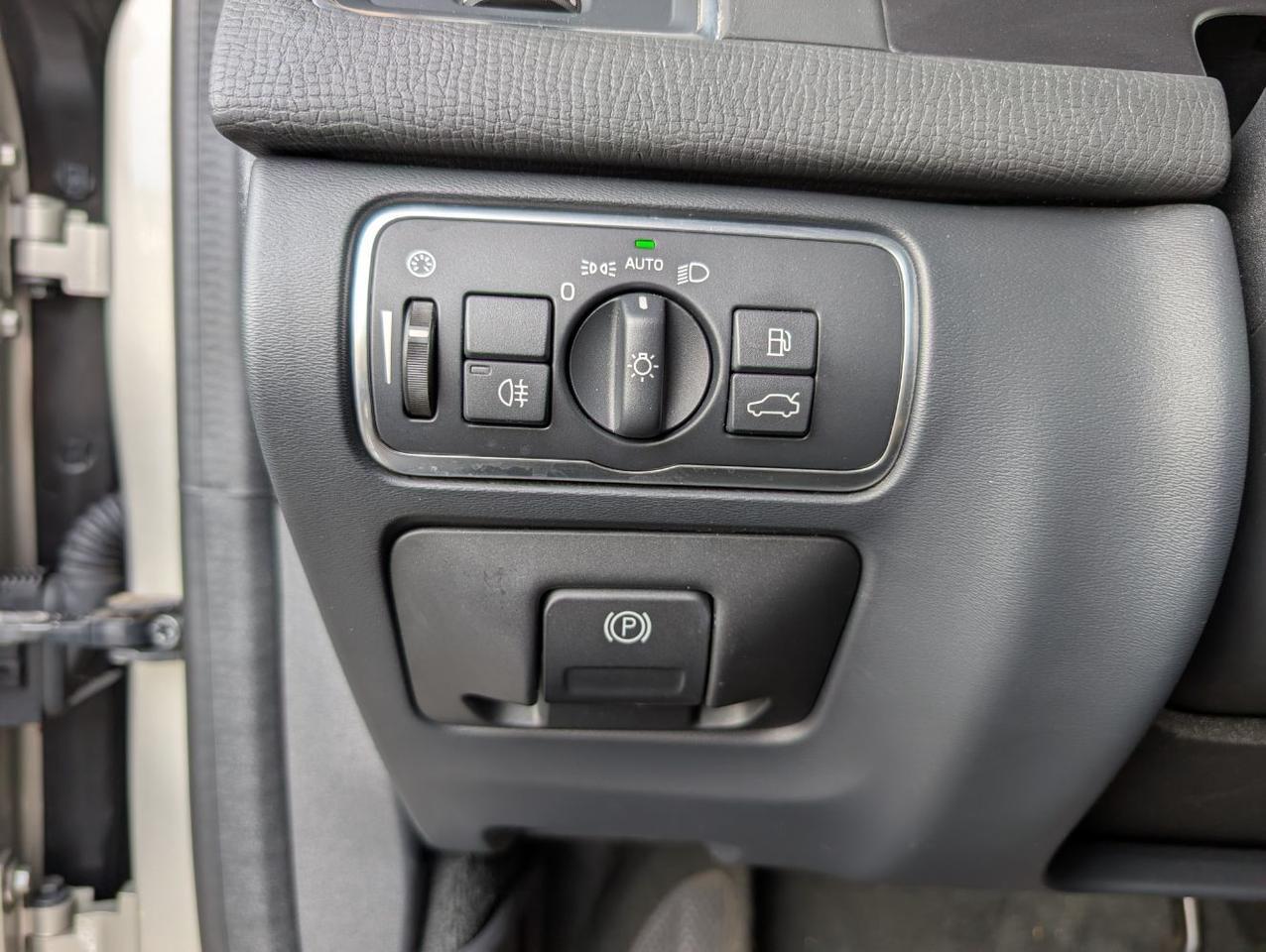 2017 Volvo XC60 T6 AWD Dynamic Preferred w/High Performance Audio, Heated Seats * Portland OR