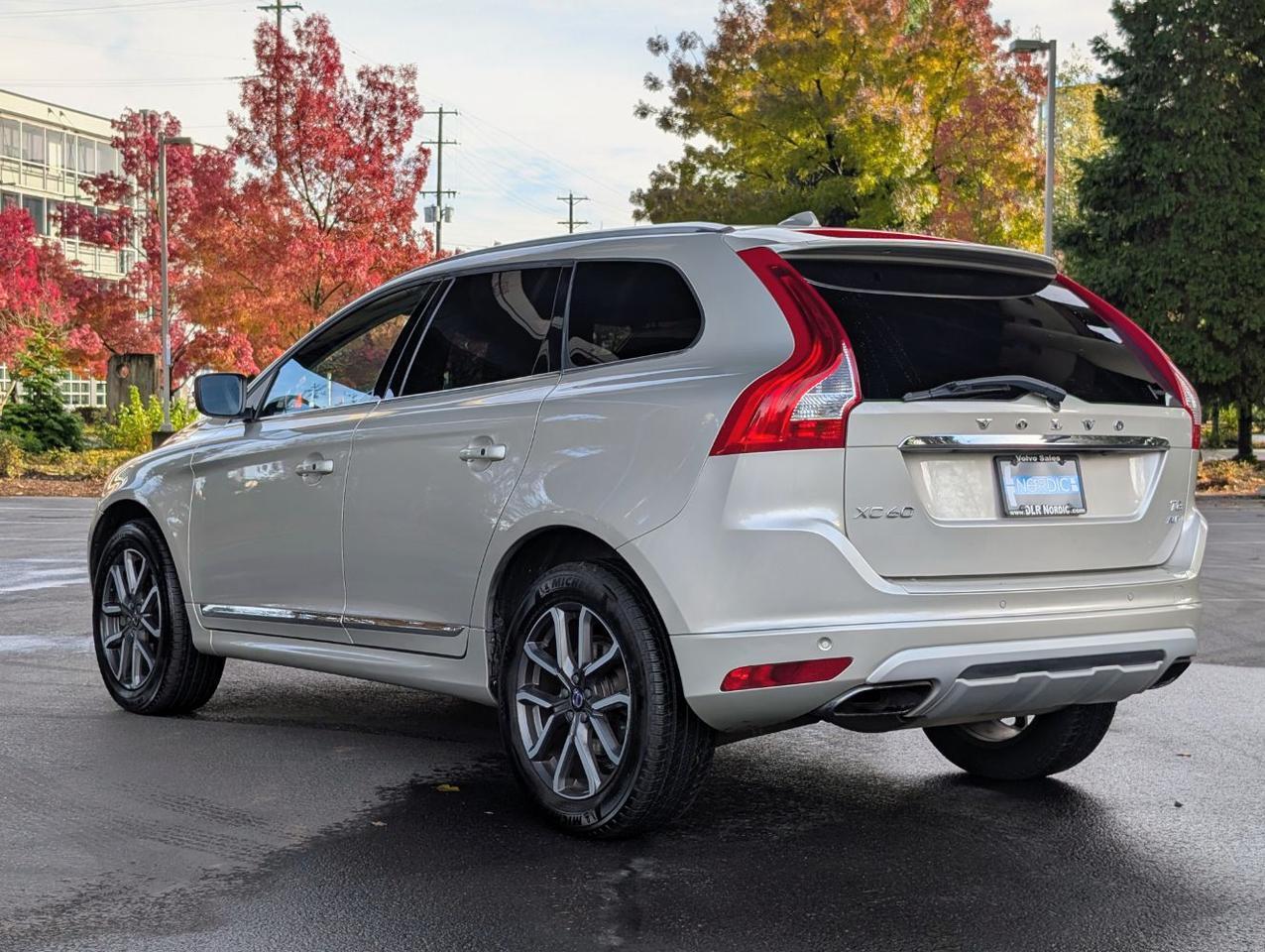 2017 Volvo XC60 T6 AWD Dynamic Preferred w/High Performance Audio, Heated Seats * Portland OR