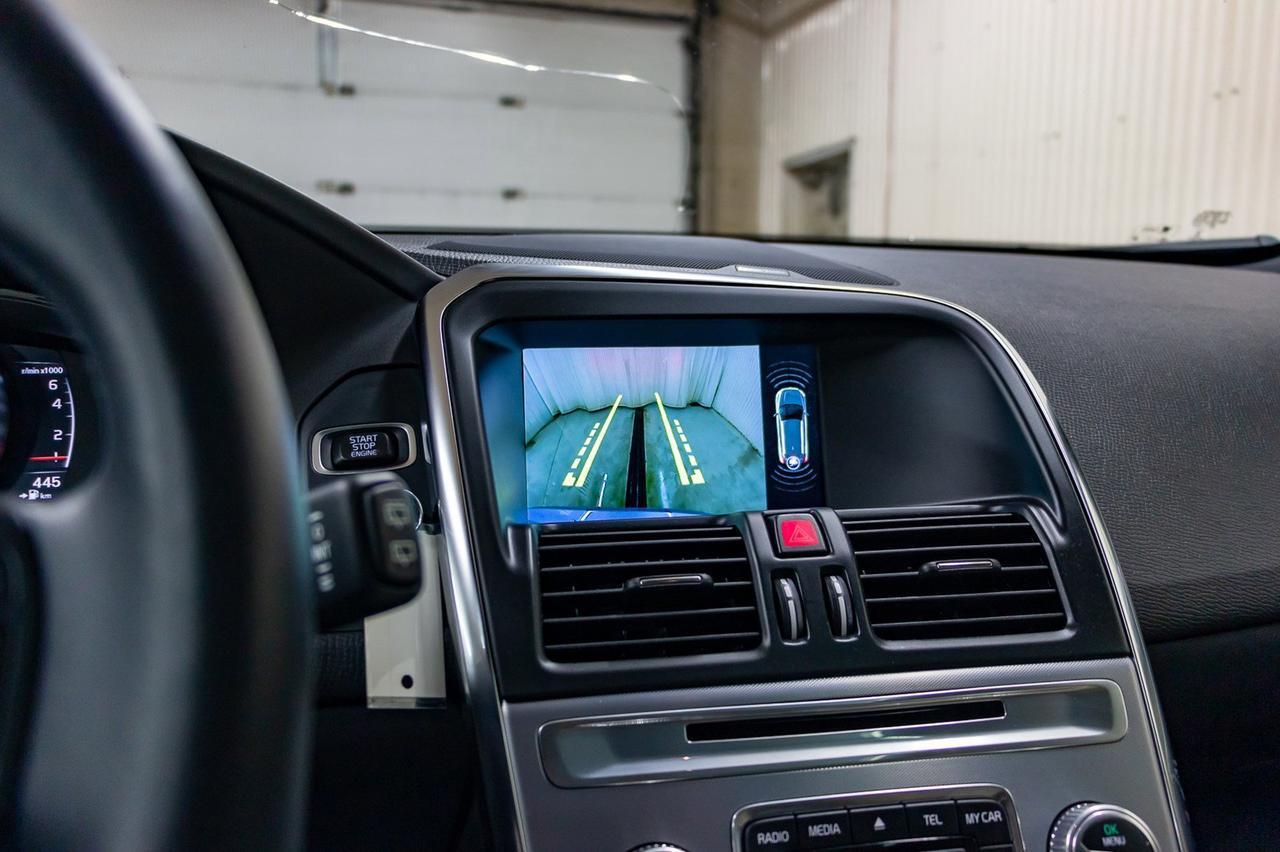 2017 Volvo XC60 T6 Drive-E Premier Leather Roof Nav Red Deer AB