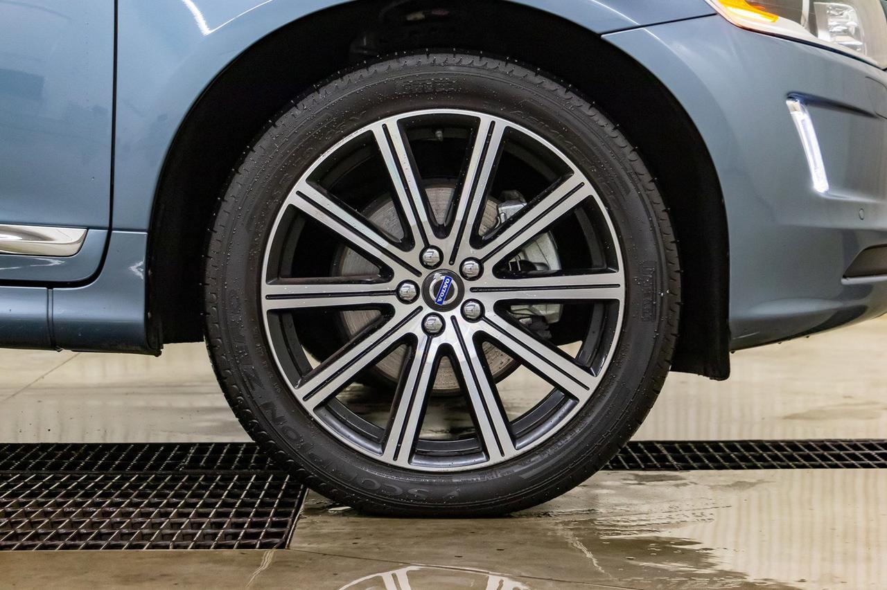 2017 Volvo XC60 T6 Drive-E Premier Leather Roof Nav Red Deer AB