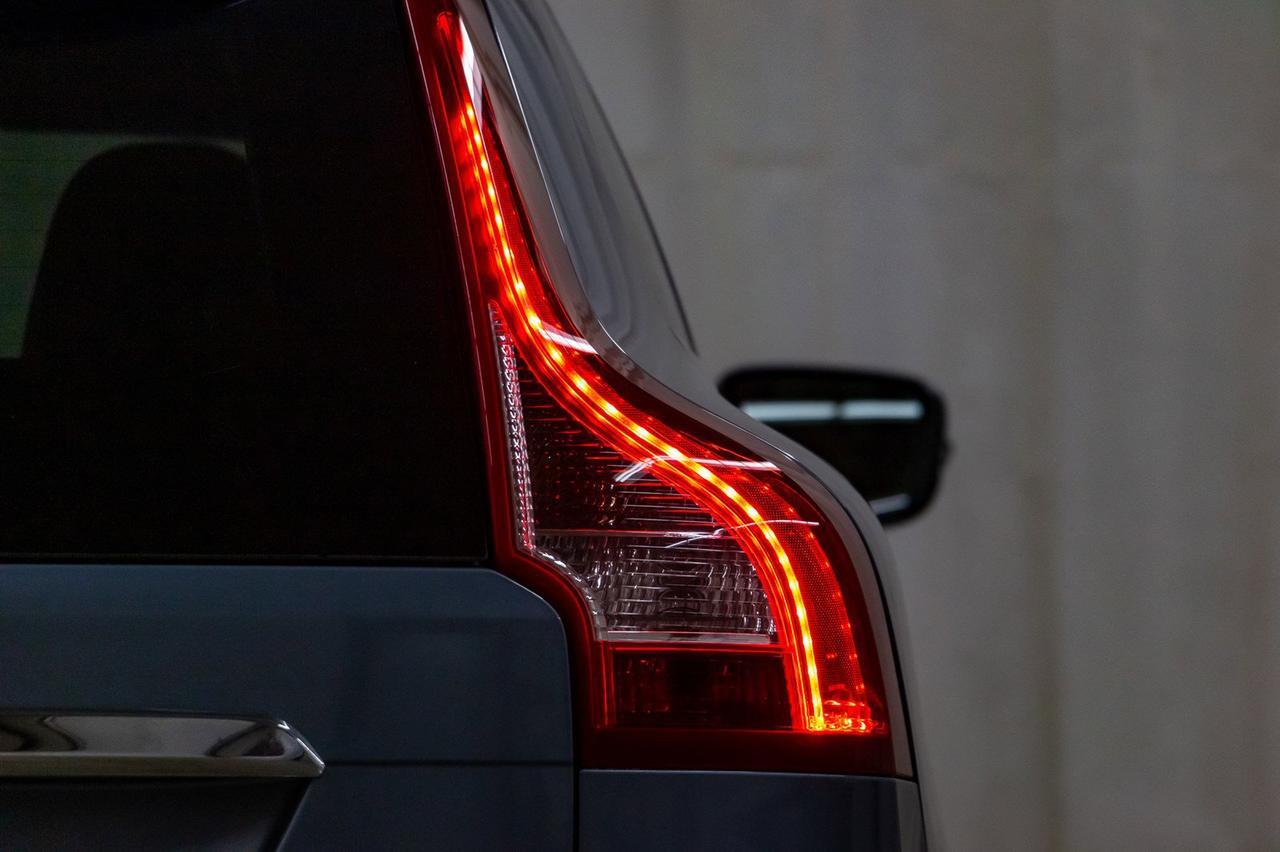 2017 Volvo XC60 T6 Drive-E Premier Red Deer AB