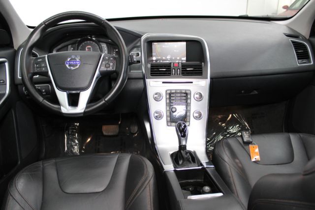 2017 Volvo XC60 T6 Dynamic