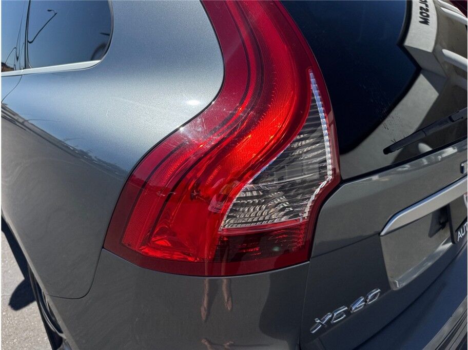 2017 Volvo XC60 T6 R-Design Sport Utility 4D Folsom CA