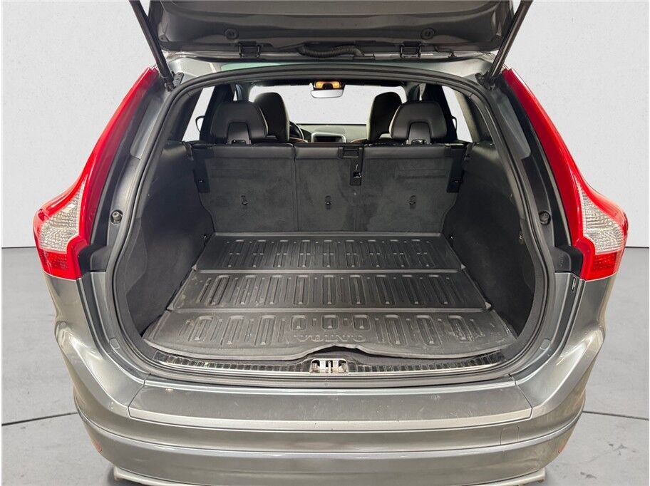 2017 Volvo XC60 T6 R-Design Sport Utility 4D Folsom CA