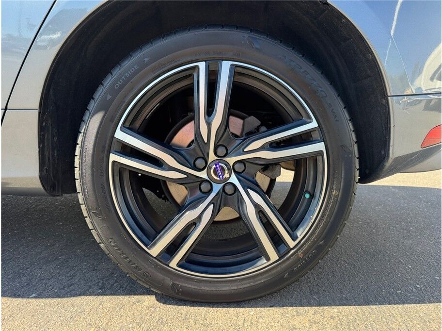 2017 Volvo XC60 T6 R-Design Sport Utility 4D Folsom CA