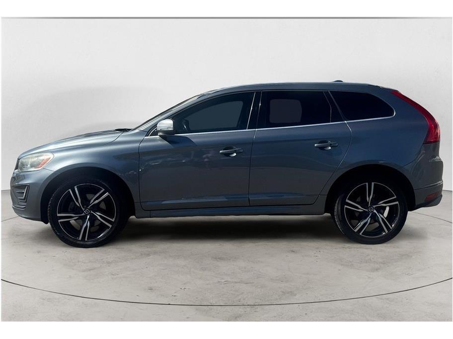 2017 Volvo XC60 T6 R-Design Sport Utility 4D