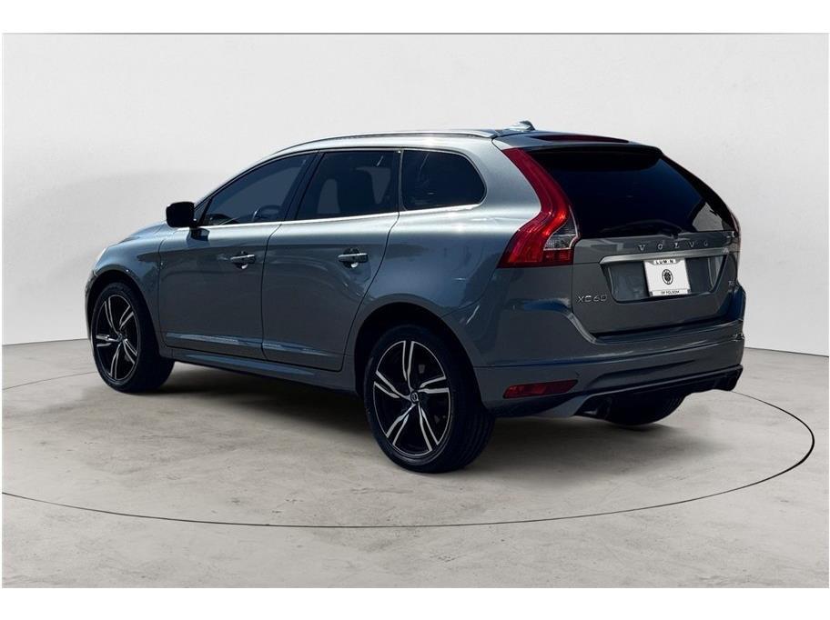 2017 Volvo XC60 T6 R-Design Sport Utility 4D