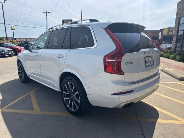 2017 Volvo XC90 Momentum