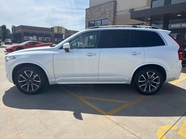 2017 Volvo XC90 Momentum