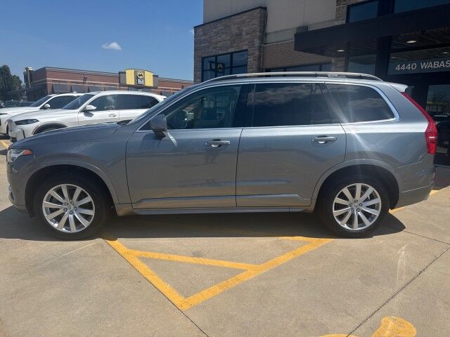 2017 Volvo XC90 Momentum
