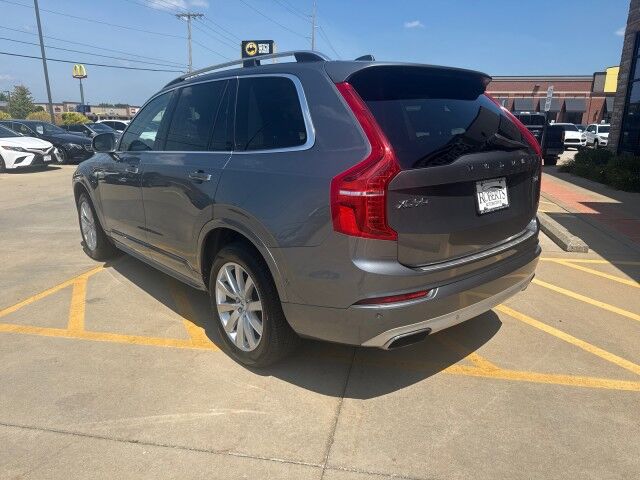 2017 Volvo XC90 Momentum