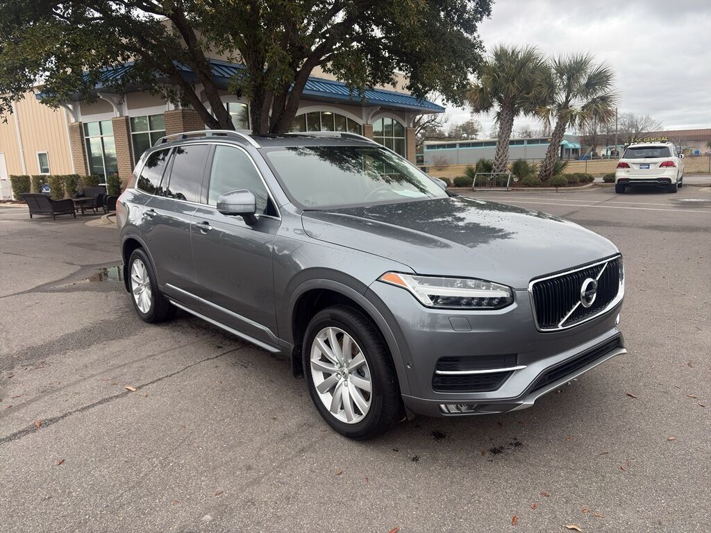 2017 Volvo XC90 Momentum