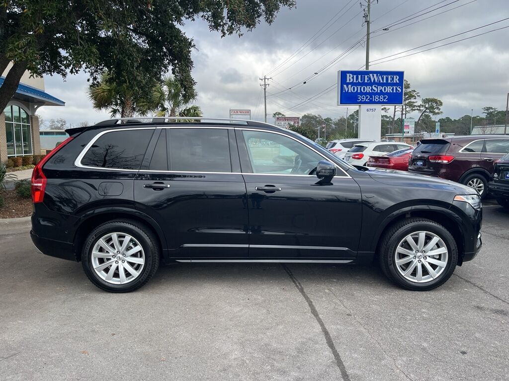 2017 Volvo XC90 Momentum