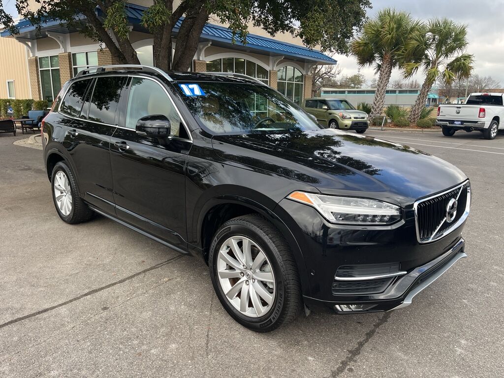 2017 Volvo XC90 Momentum