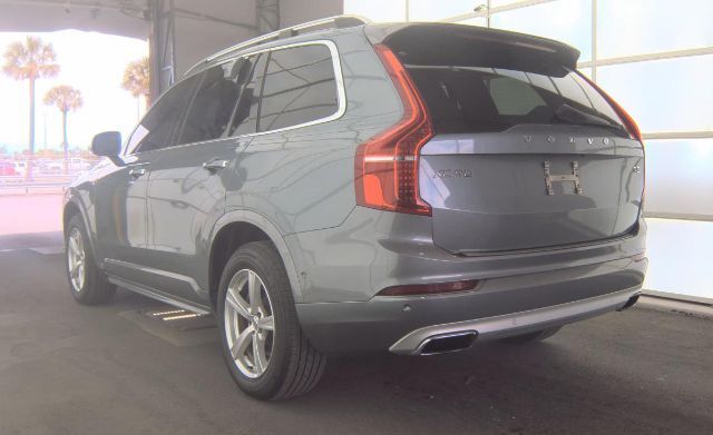 2017 Volvo XC90 T5 Momentum