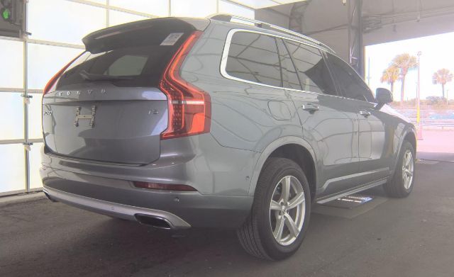 2017 Volvo XC90 T5 Momentum