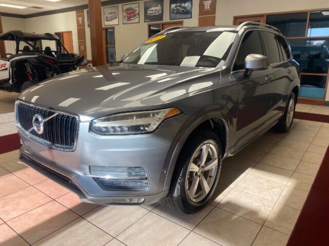 2017 Volvo XC90 T5 Momentum