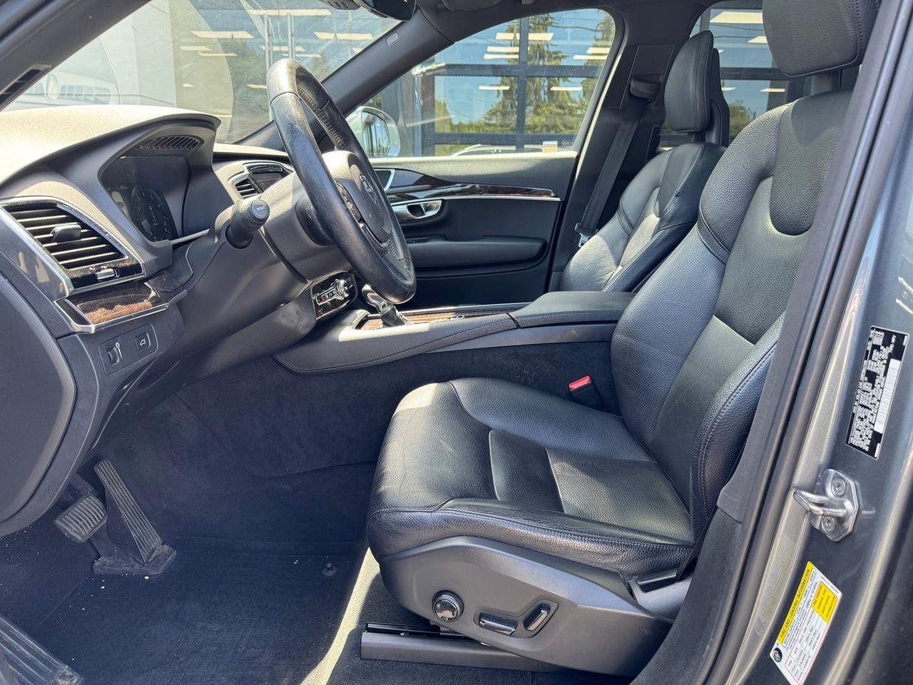 2017 Volvo XC90 T6 Momentum AWD Convenience Pkg Momentum Plus pkg Portland OR