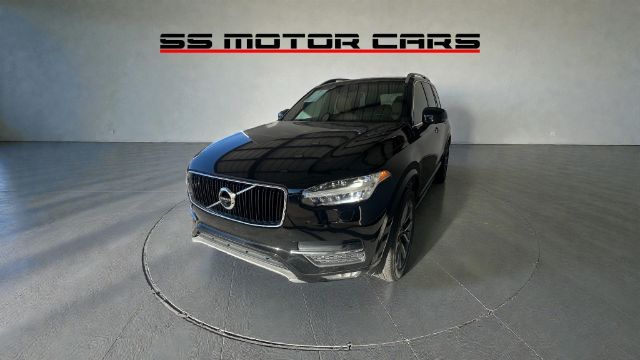 2017 Volvo XC90 T6 Momentum AWD