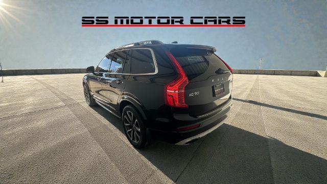 2017 Volvo XC90 T6 Momentum AWD
