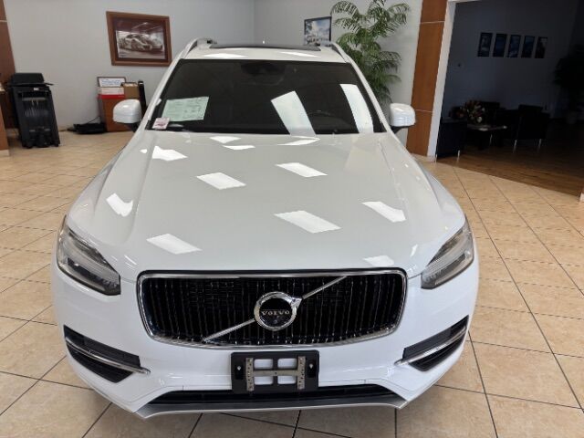 2017 Volvo XC90 T6 Momentum