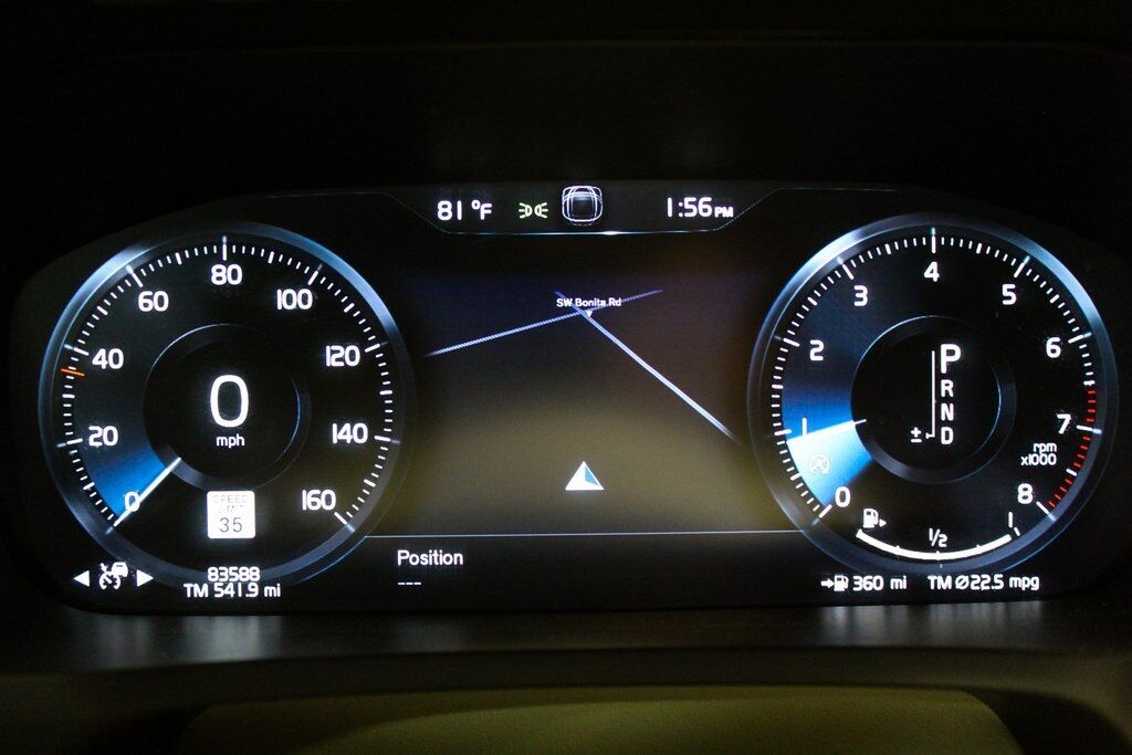 2017 Volvo XC90 T6 Momentum Tigard OR