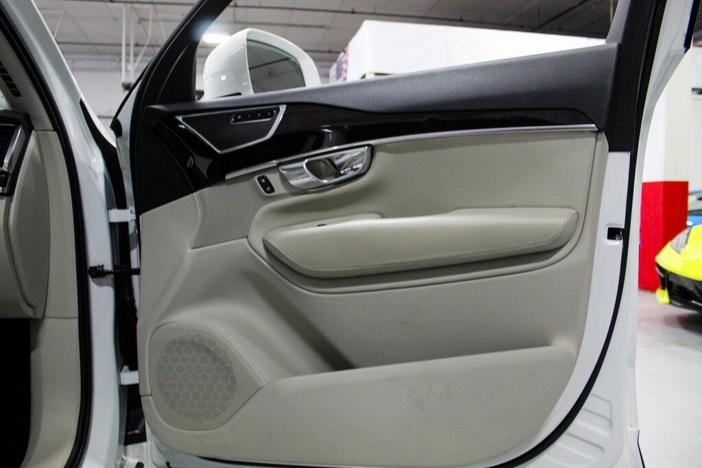2017 Volvo XC90 T6 Momentum Tigard OR