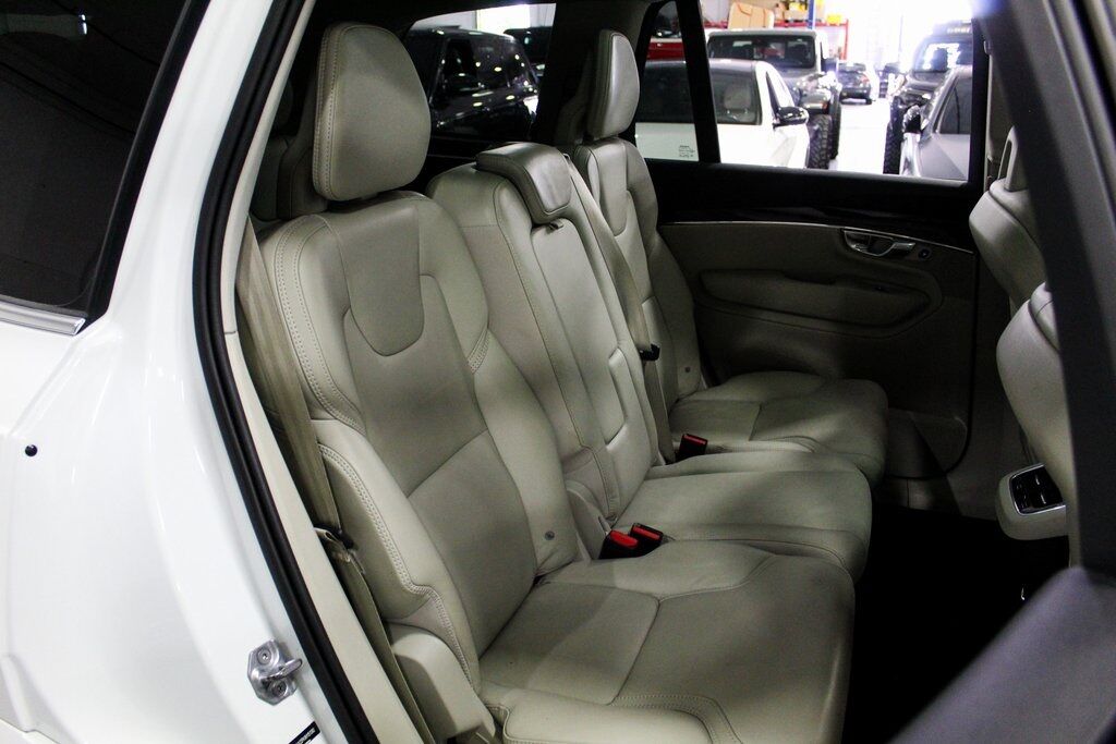 2017 Volvo XC90 T6 Momentum Tigard OR