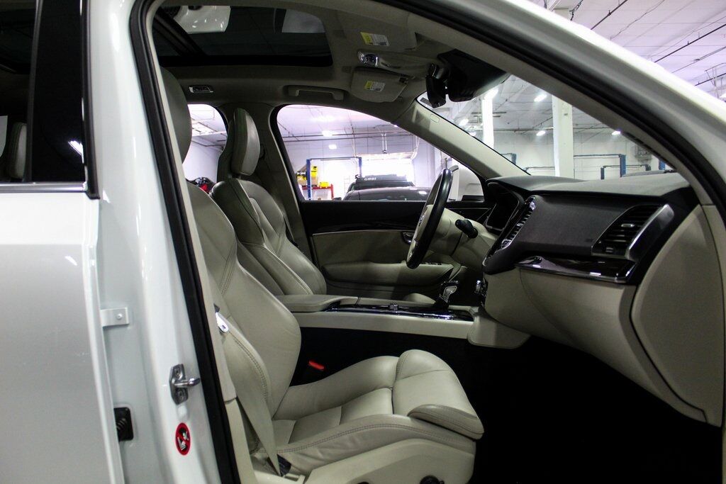 2017 Volvo XC90 T6 Momentum Tigard OR