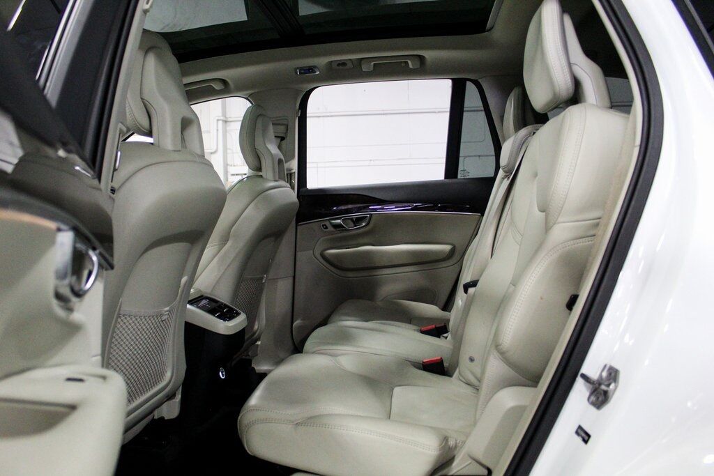2017 Volvo XC90 T6 Momentum Tigard OR