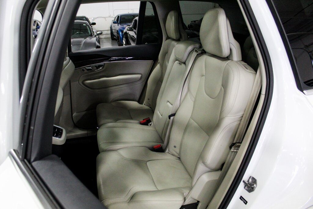 2017 Volvo XC90 T6 Momentum Tigard OR