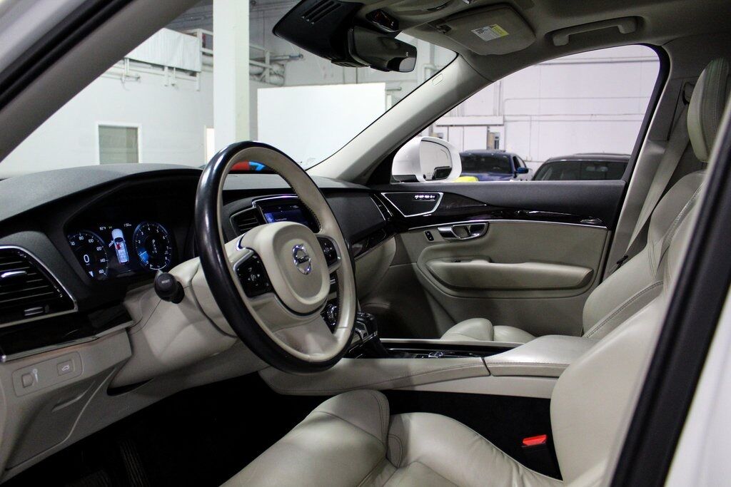 2017 Volvo XC90 T6 Momentum Tigard OR