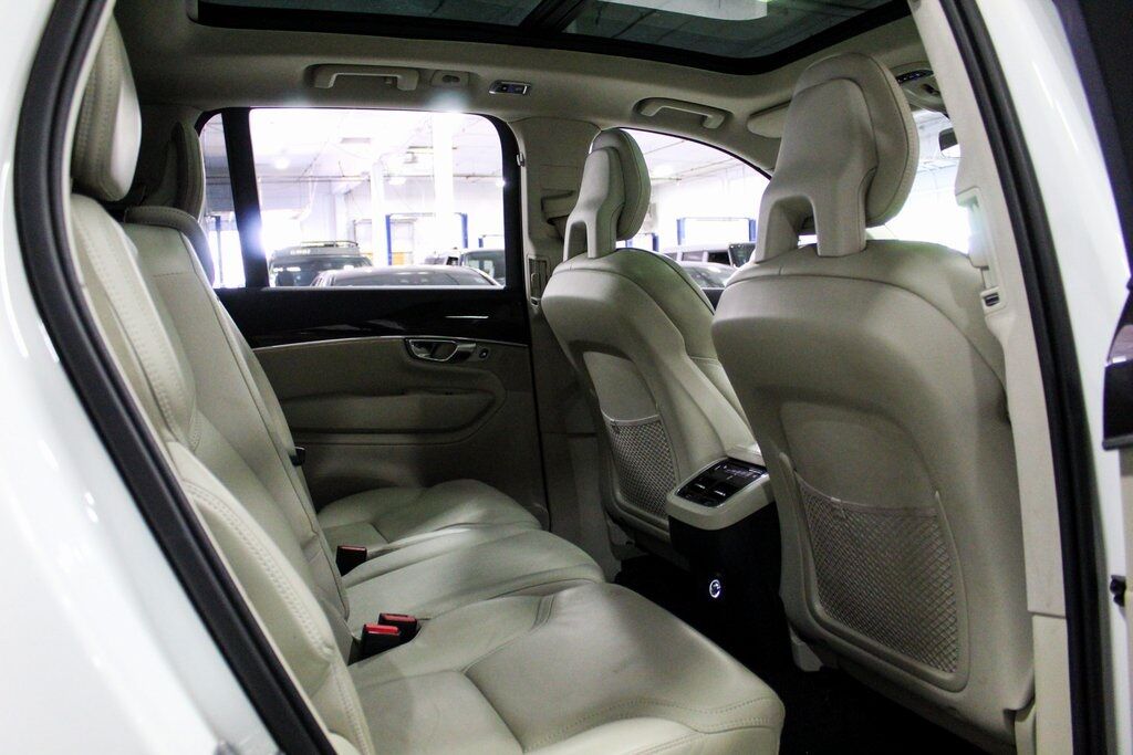 2017 Volvo XC90 T6 Momentum Tigard OR