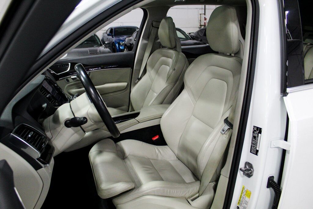 2017 Volvo XC90 T6 Momentum Tigard OR