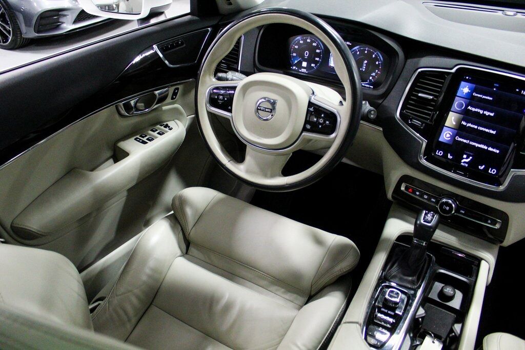 2017 Volvo XC90 T6 Momentum Tigard OR