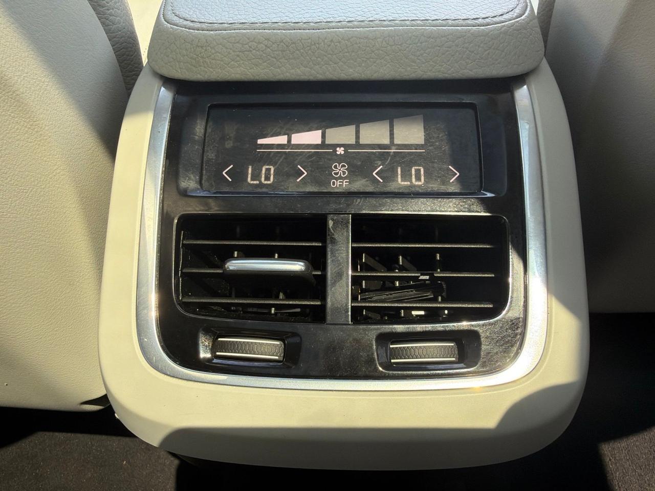 2017 Volvo XC90 T6 Momentum Fredericksburg VA